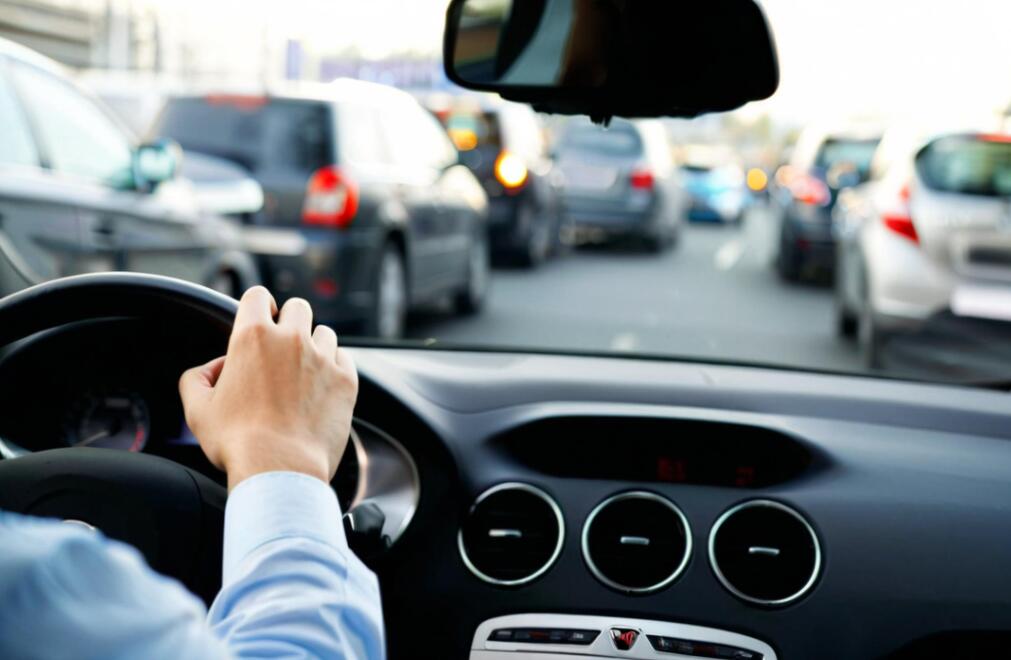 2026年上海哪个驾校口碑与通过率双高？